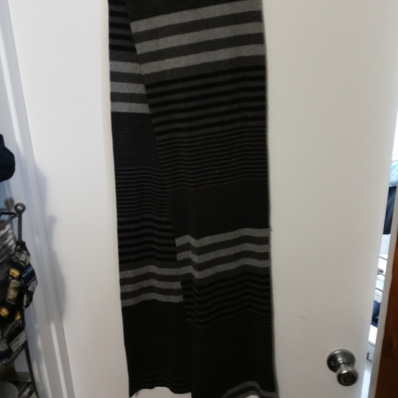 🌇🆕APT. 9 DESIGNER SCARF 10"×80"🛩🚂 - Picture 13 of 16